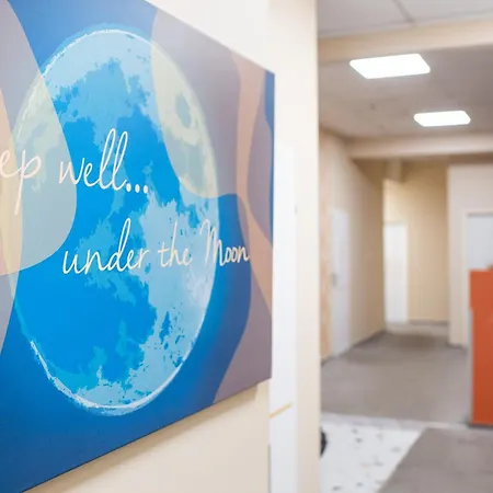 Moon بيت شباب *