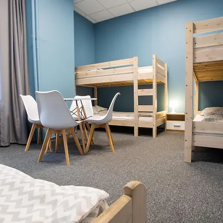 Moon بيت شباب فروتسواف