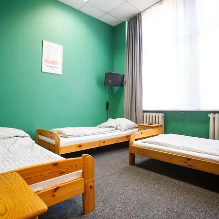 Moon Hostel *