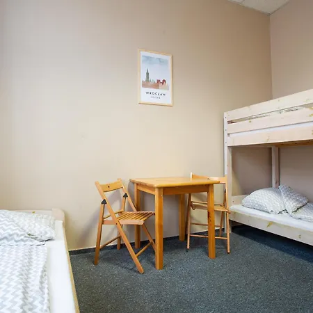 بيت شباب Moon