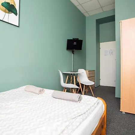 Moon Hostel Vratislav