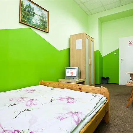 Moon بيت شباب