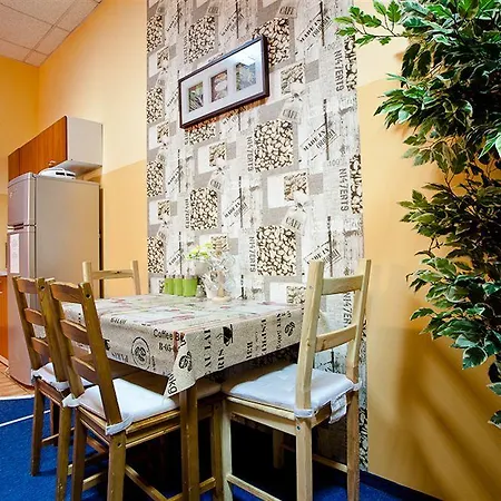 Moon فروتسواف