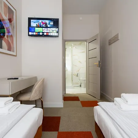 Moon فروتسواف