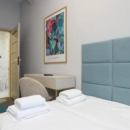 بيت شباب Moon *