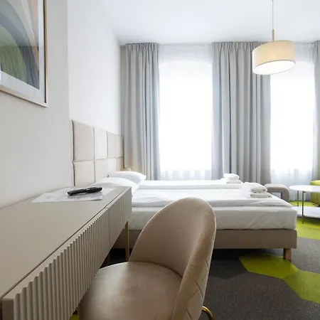 Moon بيت شباب *